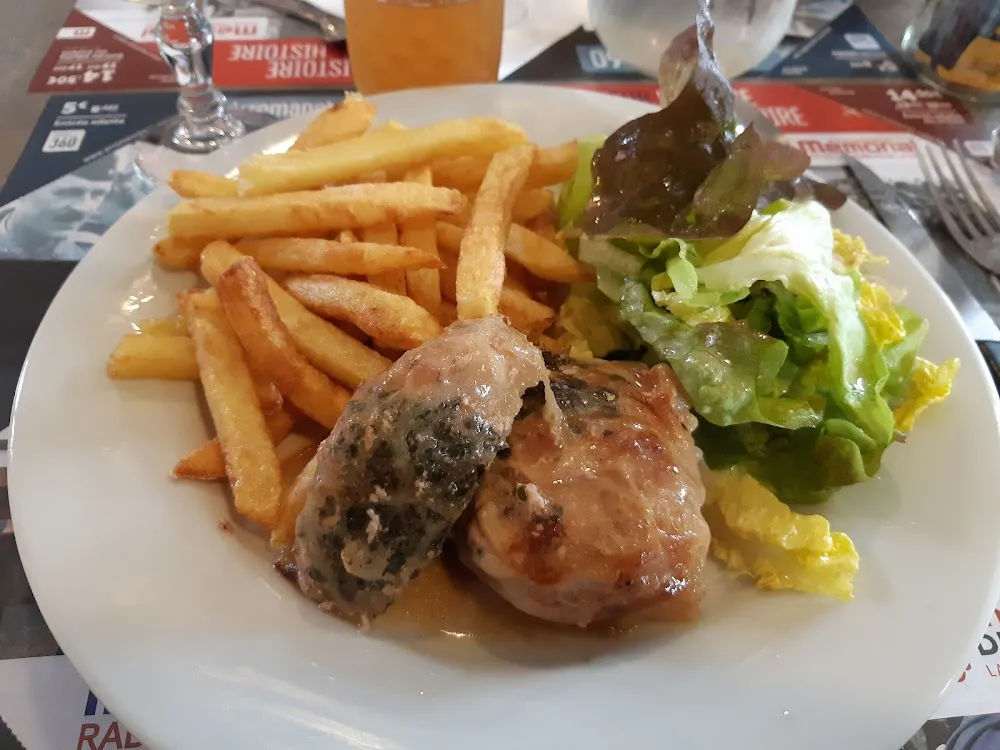 Filet Mignon Accompagné de Frites Et de Salade